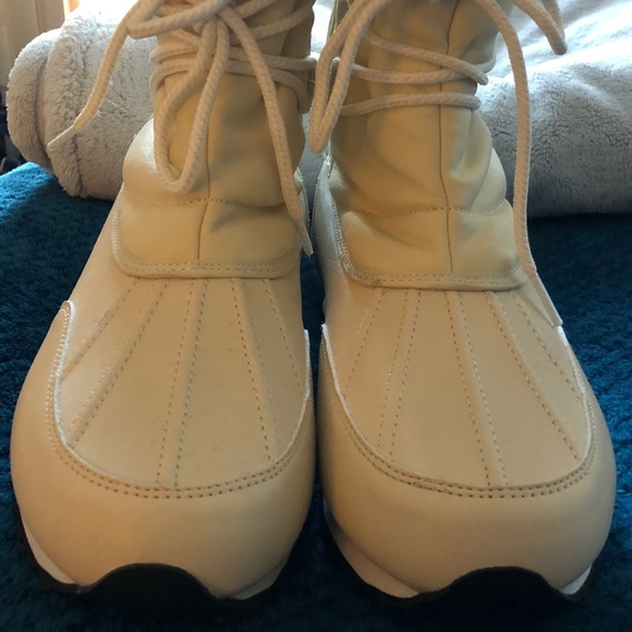 NWOT RALPH LAUREN SUPER CUTE LIGHTWEIGHT BOOTS! NEW! - Picture 4 of 8